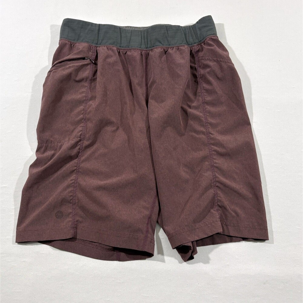 Manduka Shorts Yoga Athletic Red Gray Poly Stretch Mens Gym Running Casual Sz S